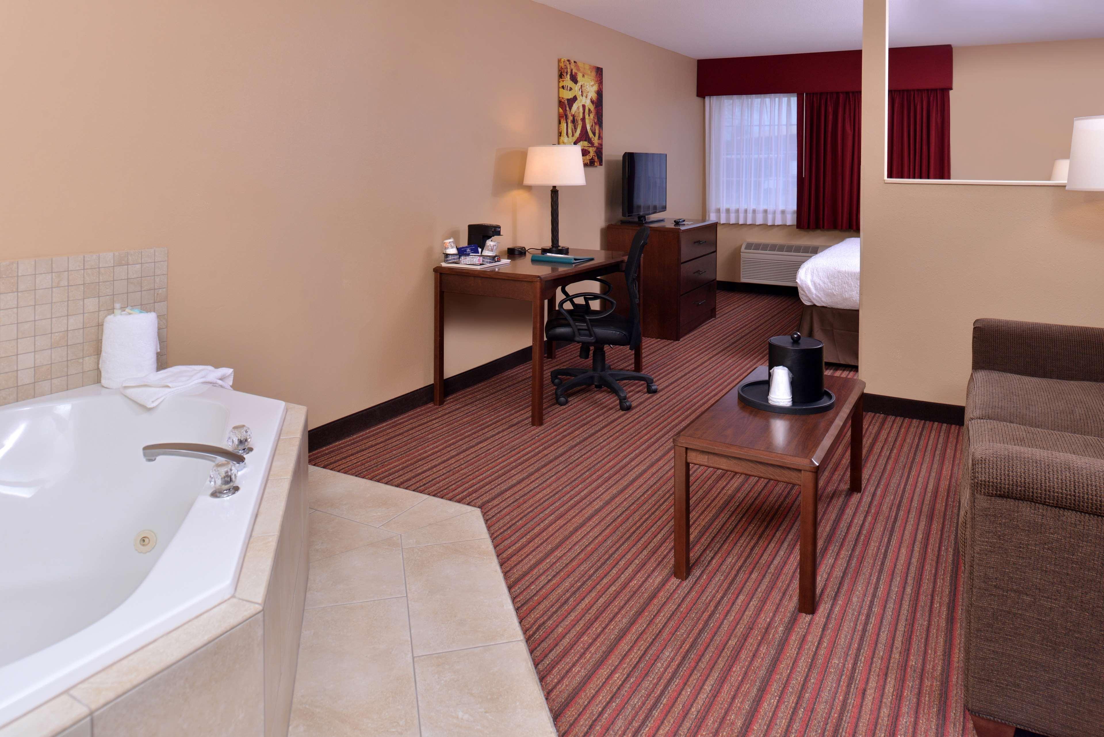 Best Western Woodland Inn Екстериор снимка