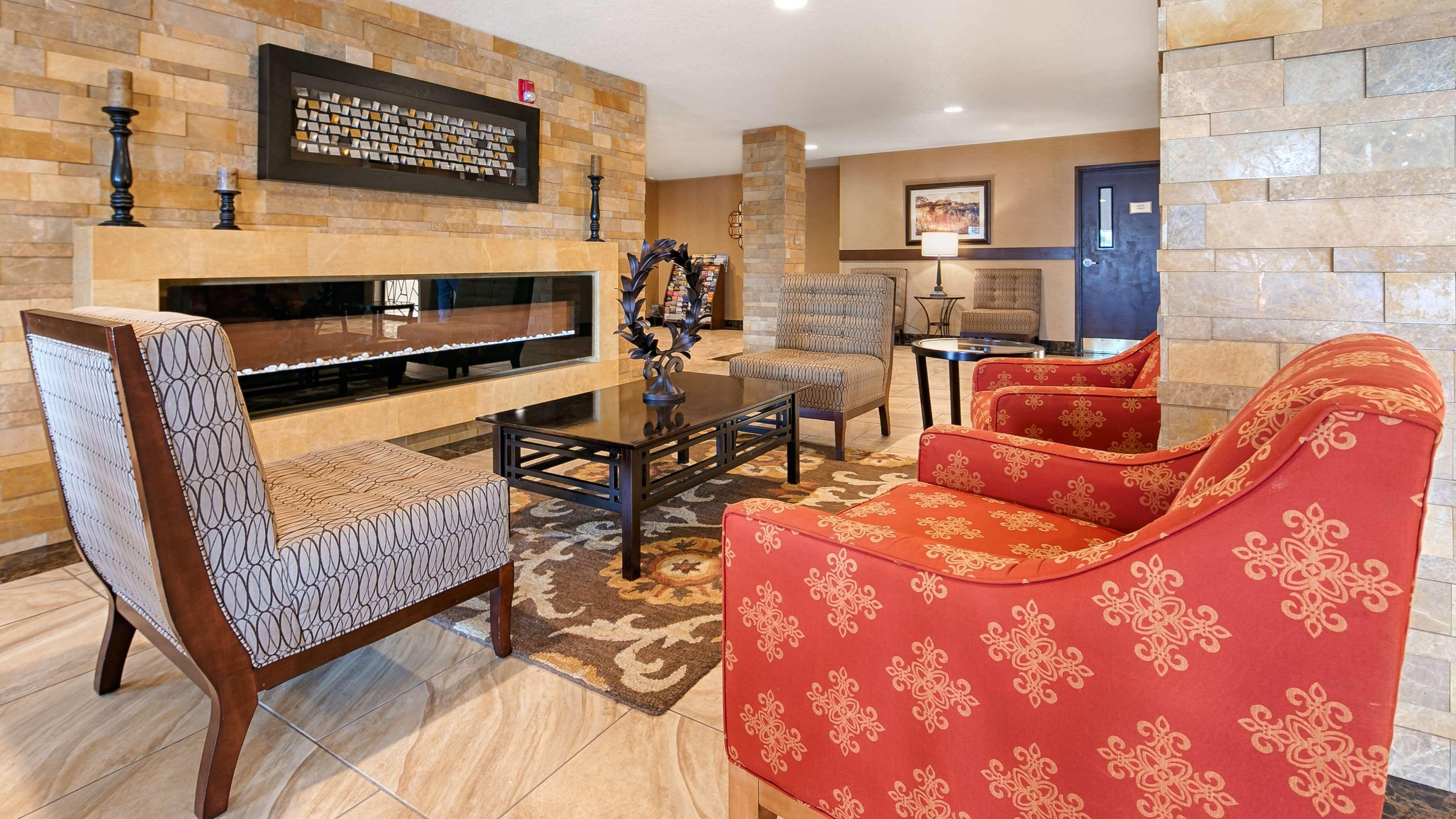 Best Western Woodland Inn Екстериор снимка