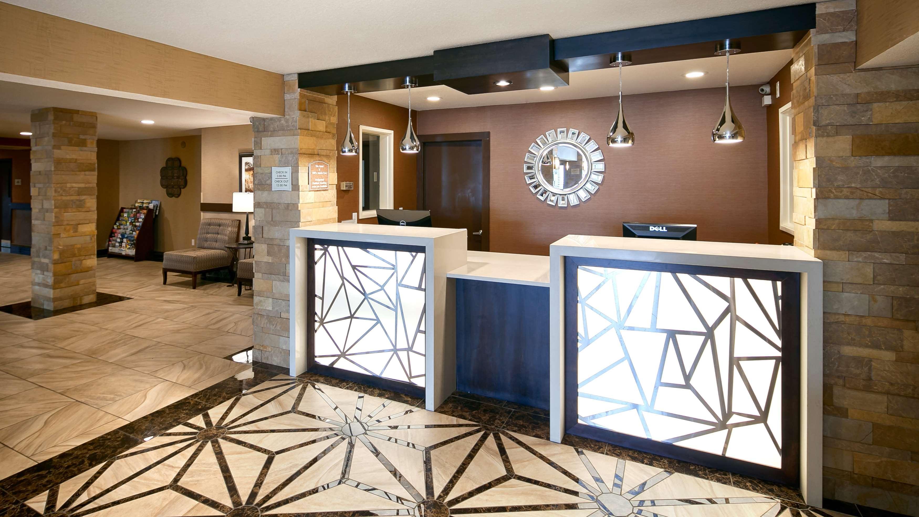 Best Western Woodland Inn Екстериор снимка