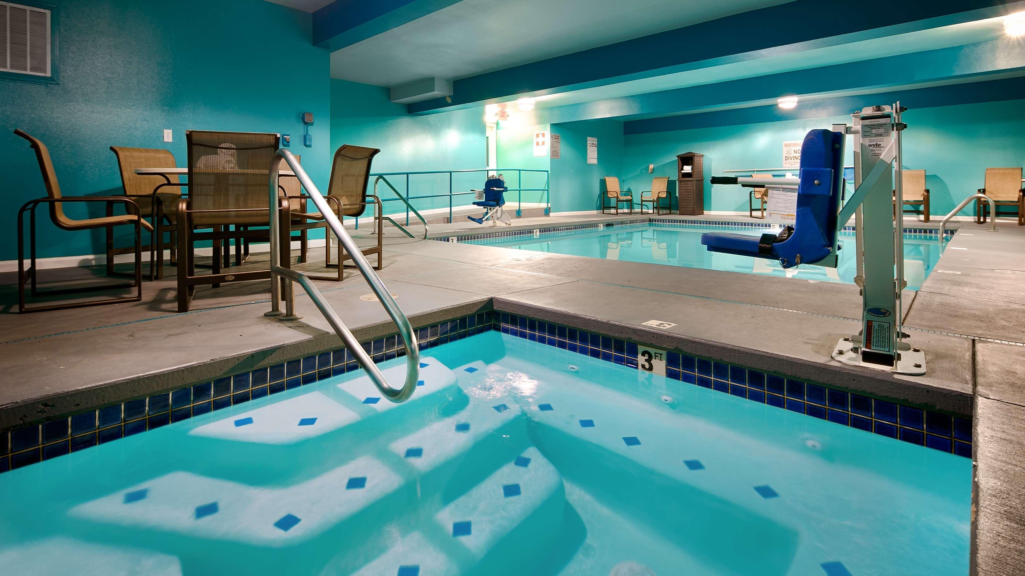 Best Western Woodland Inn Екстериор снимка