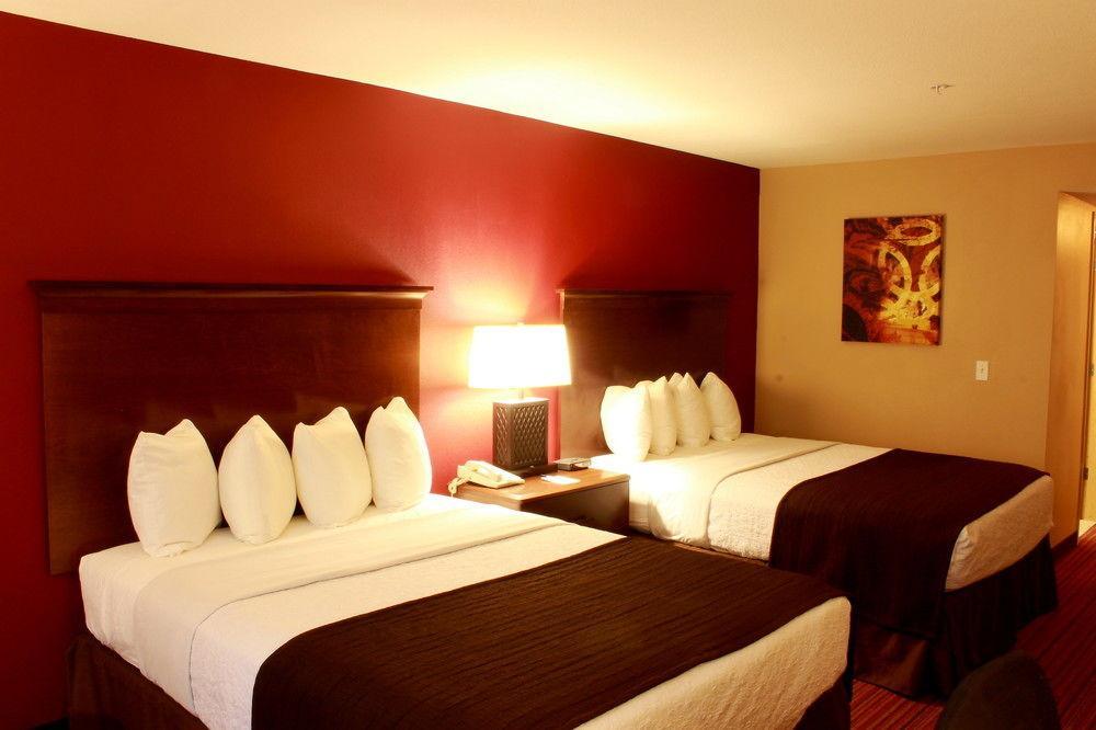 Best Western Woodland Inn Екстериор снимка