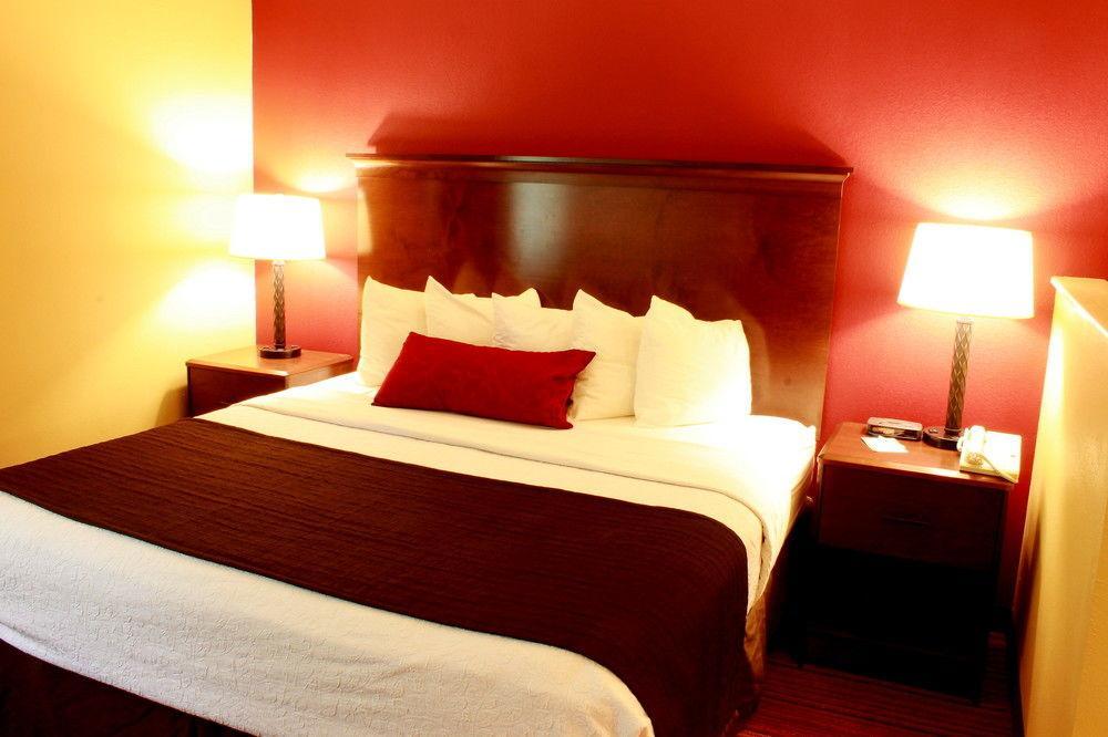 Best Western Woodland Inn Екстериор снимка