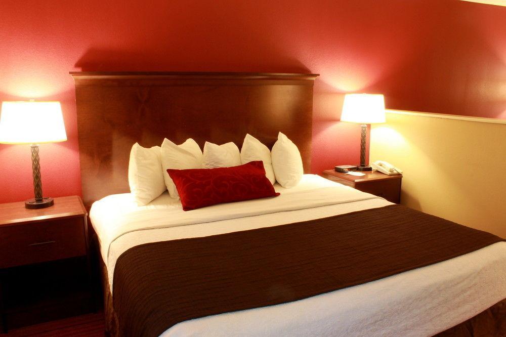 Best Western Woodland Inn Екстериор снимка