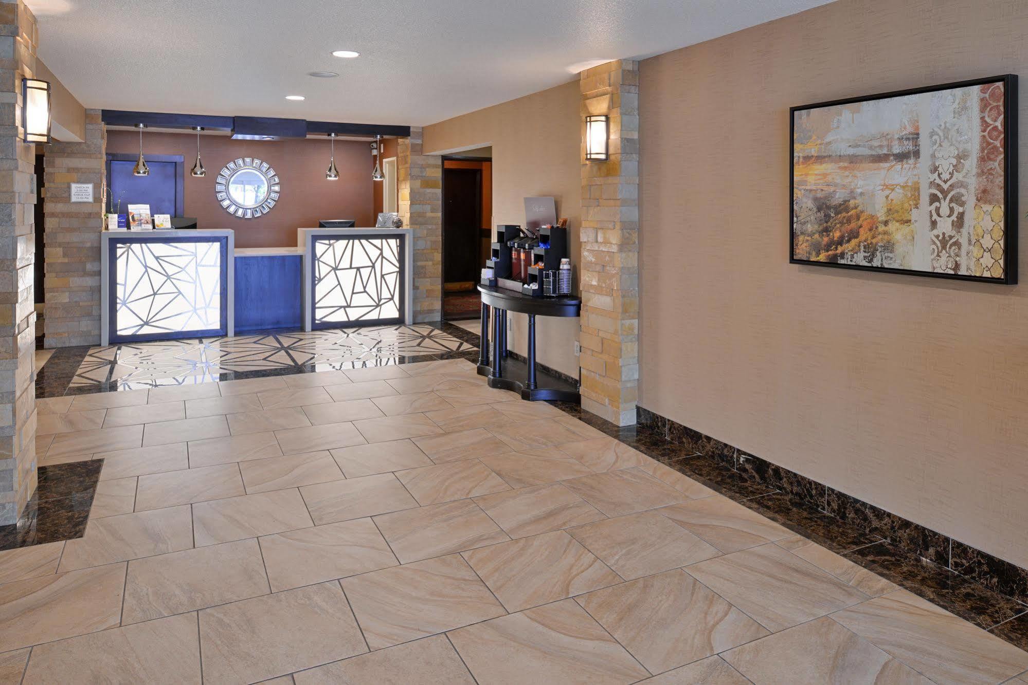 Best Western Woodland Inn Екстериор снимка
