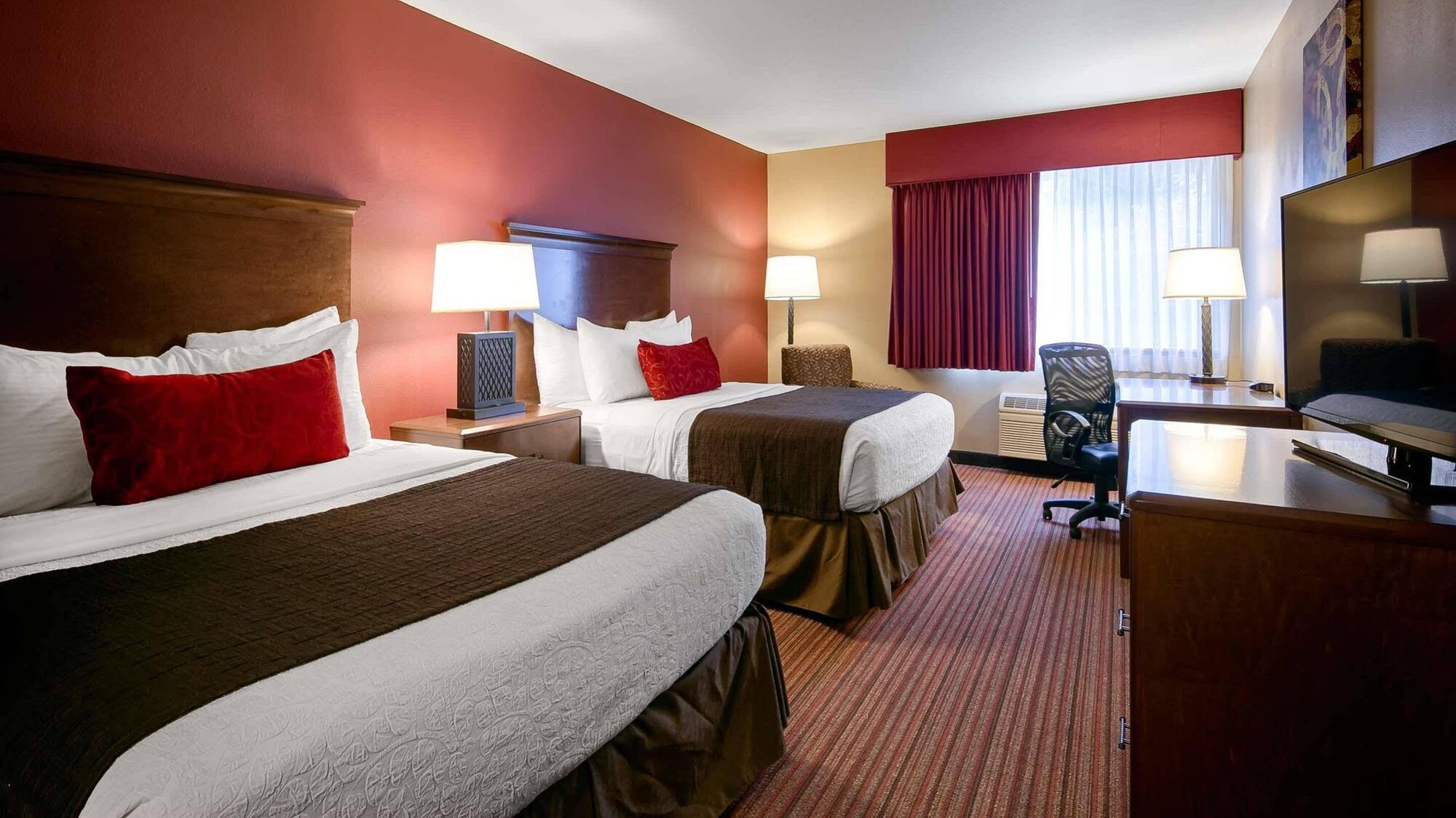 Best Western Woodland Inn Екстериор снимка